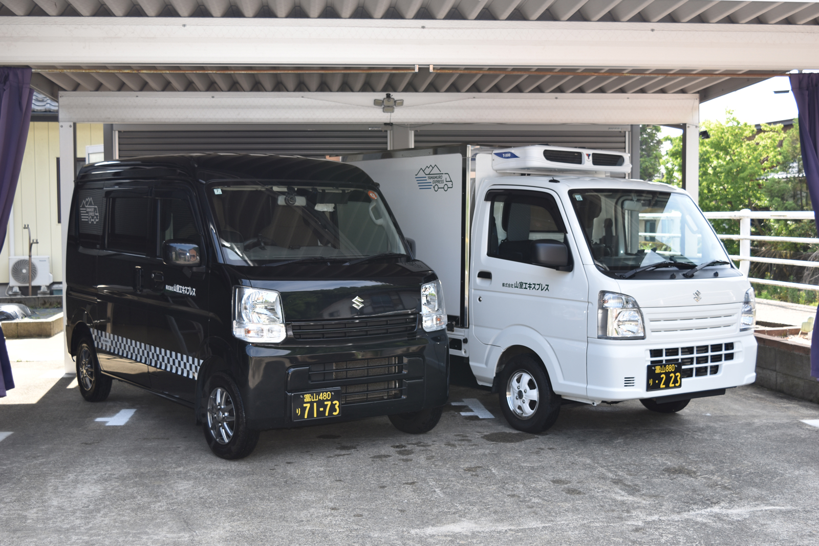 写真３：㈱山室エキスプレス　愛用の軽貨物自動車